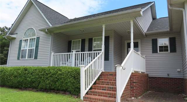 Photo of 219 Woodland Dr, Raeford, NC 28376