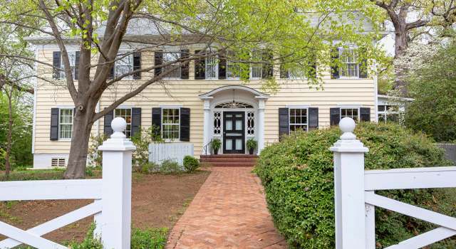 Photo of 1208 College Pl, Raleigh, NC 27605