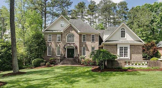 Photo of 105 Millbrae Ln, Chapel Hill, NC 27514