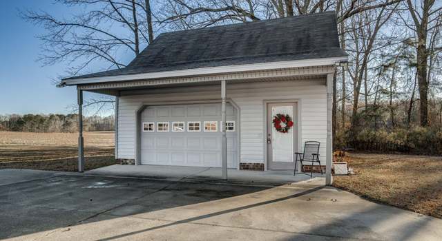 Photo of 1699 Yorkshire Ln, Rocky Mount, NC 27803