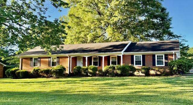 Photo of 1005 Driftwood Dr, Siler City, NC 27344