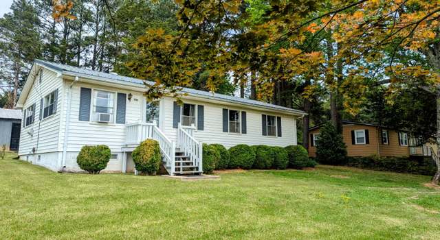 Photo of 702 Roark St, Chase City, VA 23924