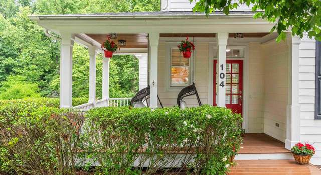 Photo of 104 Edgewater Cir, Chapel Hill, NC 27516