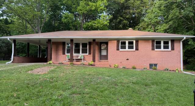Photo of 195 Horseshoe Rd, Madison, NC 27025