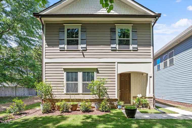 Photo of 1041 Cotulla Dr Morrisville, NC 27560