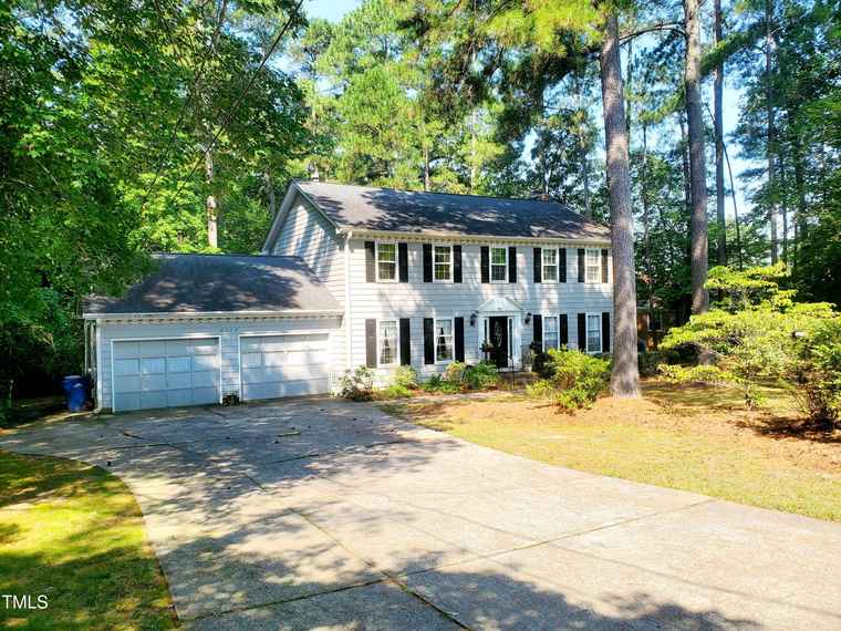 Photo of 6115 Winthrop Dr Raleigh, NC 27612