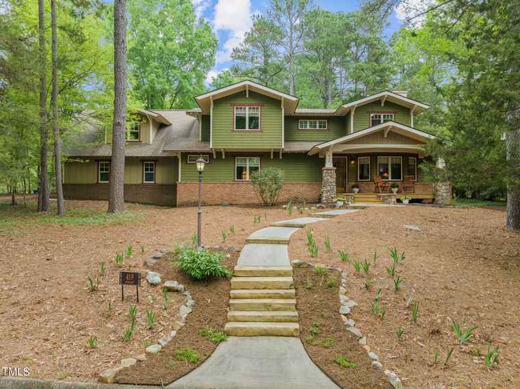 Photo of 419 Overland Dr Chapel Hill, NC 27517