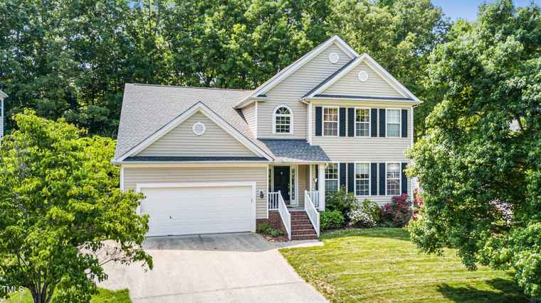 Photo of 437 New Parkside Dr Chapel Hill, NC 27516
