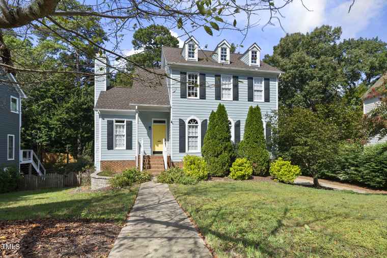 Photo of 115 Trailing Oak Cary, NC 27513