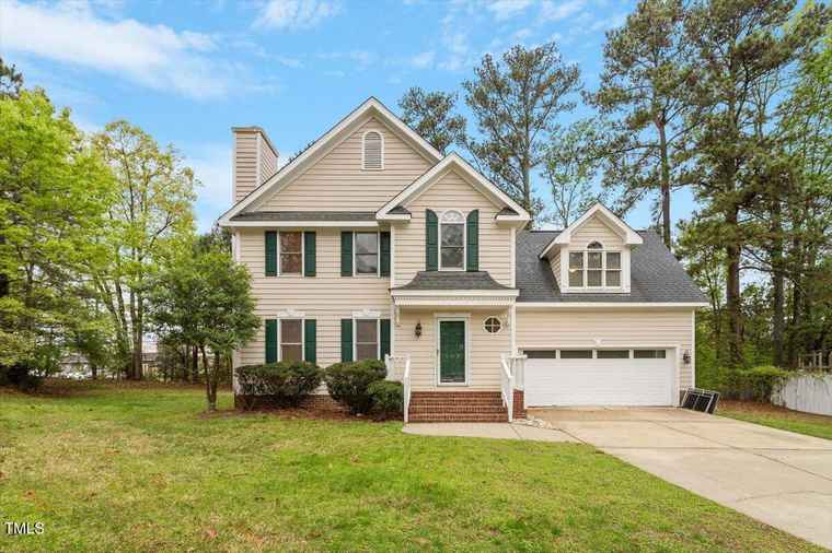 Photo of 903 Norood Ln Apex, NC 27502