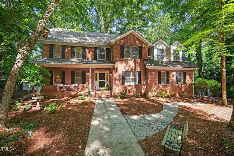 Photo of 130 Windsor Cir Chapel Hill, NC 27516