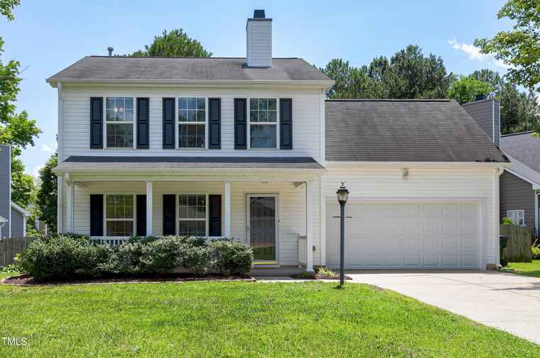 Photo of 201 Tullich Way Holly Springs, NC 27540