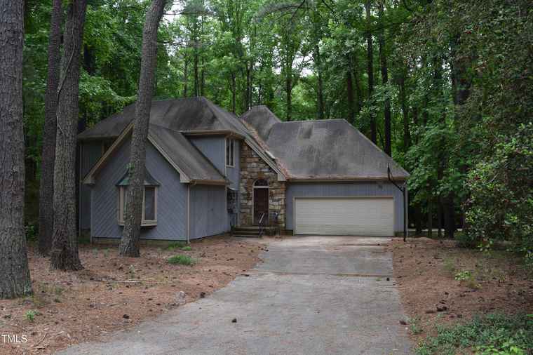 Photo of 114 Bourke Pl Cary, NC 27511