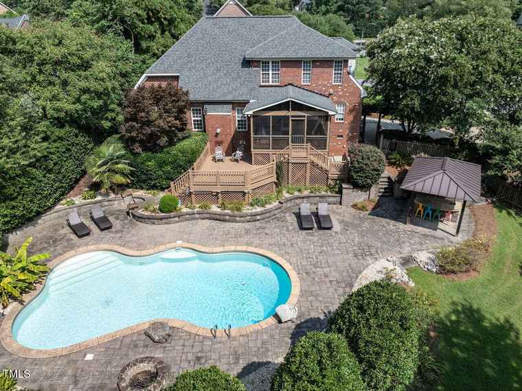 Photo of 900 Old Baron Dr Fuquay Varina, NC 27526
