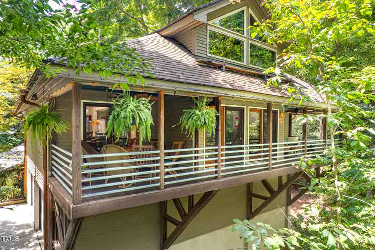Photo of 108 Rose Ln Chapel Hill, NC 27514