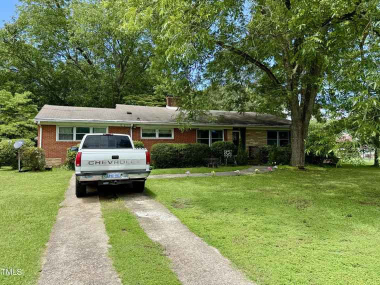 Photo of 1326 Vandora Springs Rd Garner, NC 27529