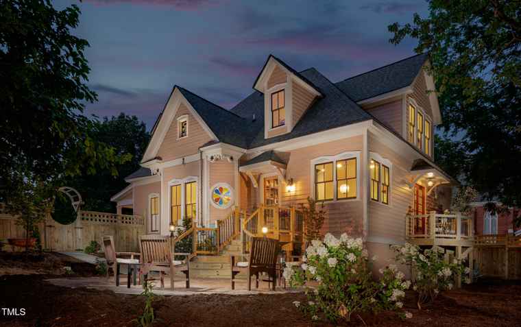 Photo of 210 E Trinity Ave Durham, NC 27701