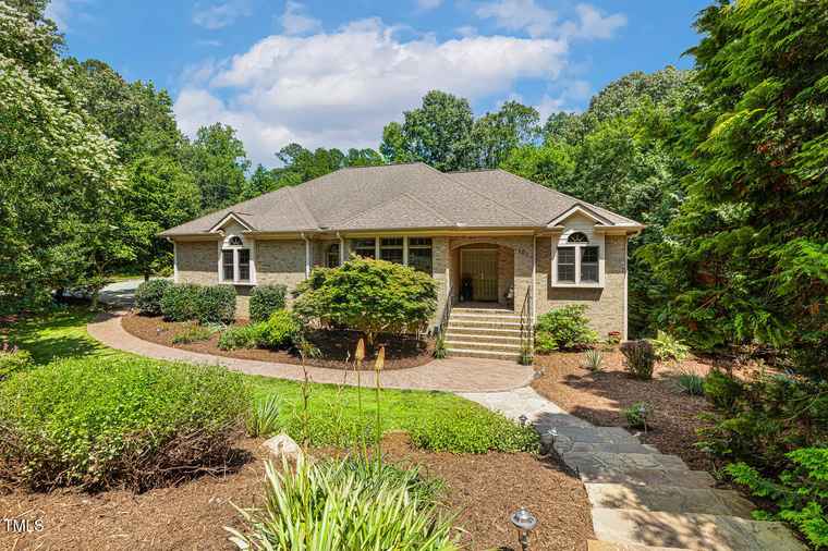 Photo of 101 Cardiff Pl Chapel Hill, NC 27516