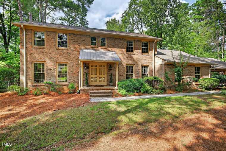 Photo of 1403 Wildwood Dr Chapel Hill, NC 27517