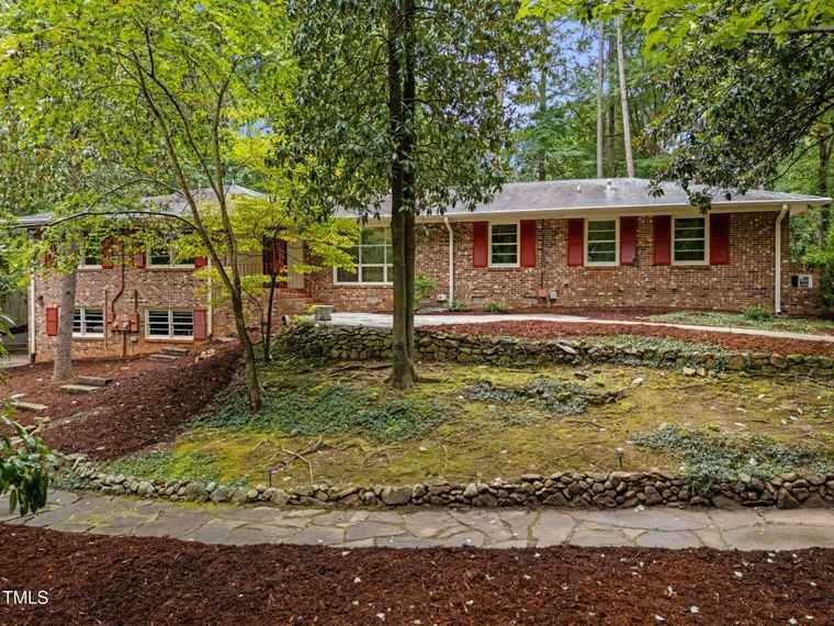 Photo of 305 N Elliott Rd Chapel Hill, NC 27514