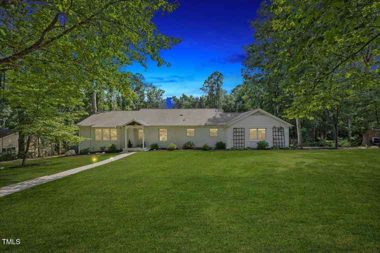 Photo of 8909 Hunting Trl Raleigh, NC 27613