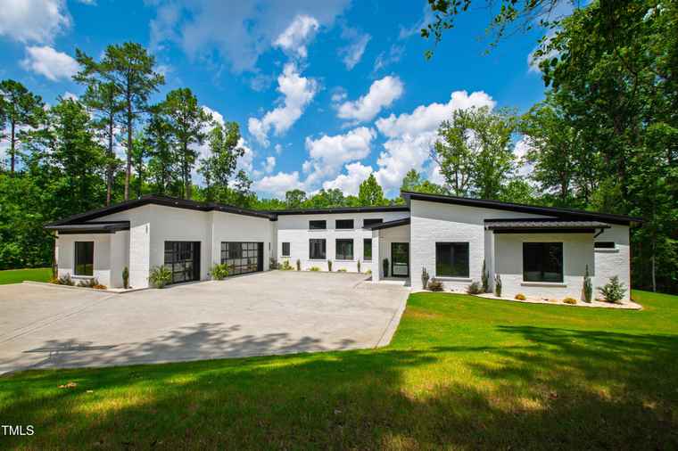 Photo of 12912 Creedmoor Rd Wake Forest, NC 27587