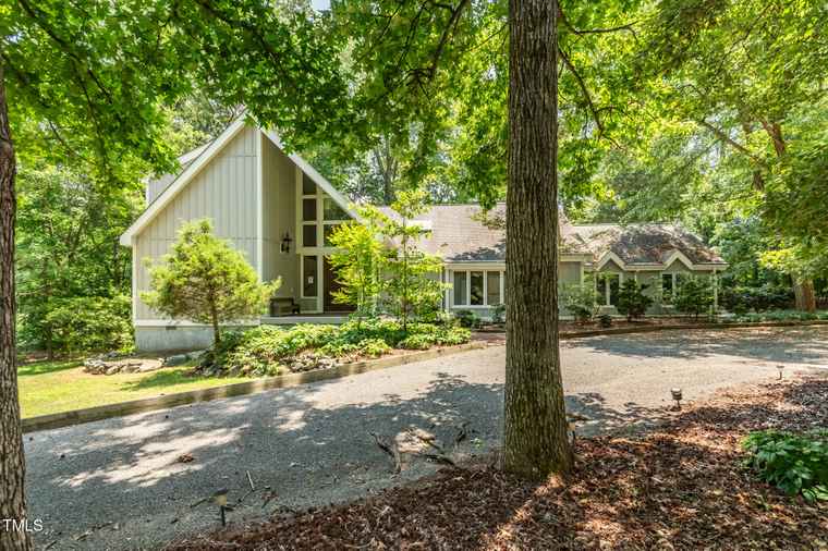 Photo of 32 Whitley Dr Chapel Hill, NC 27517