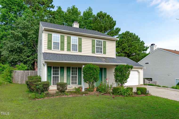 Photo of 207 Stonecreek Dr Apex, NC 27539