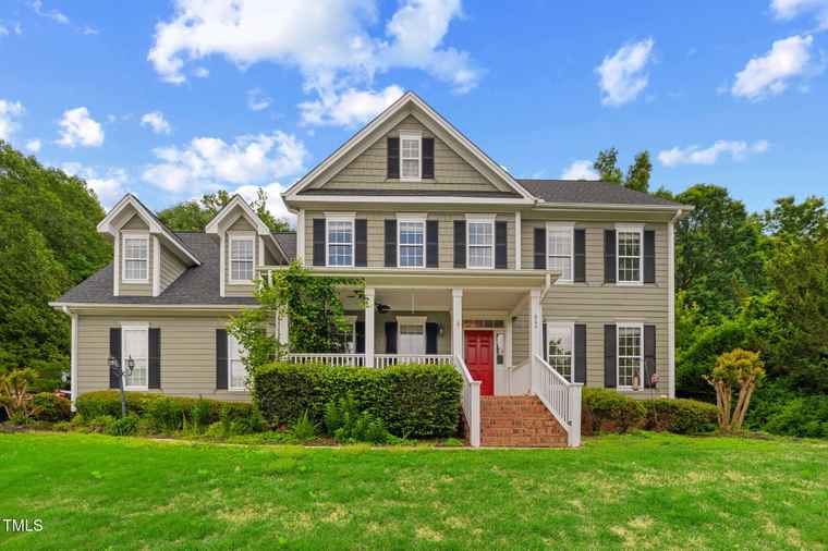 Photo of 809 Parkridge Dr Clayton, NC 27527