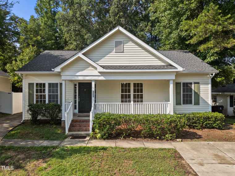 Photo of 305 Justice Heights St Apex, NC 27502