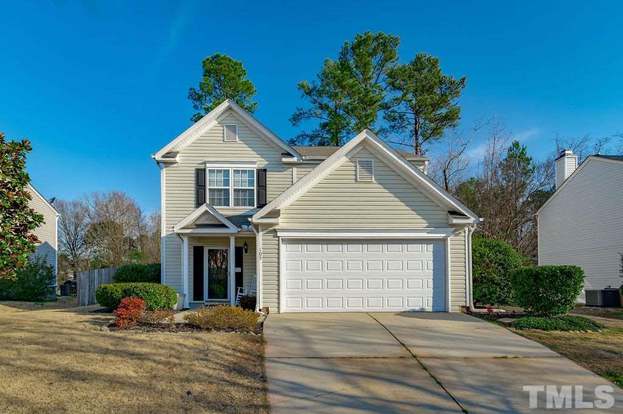 105 Beverstone Dr Holly Springs Nc 27540 Mls 2304578 Redfin