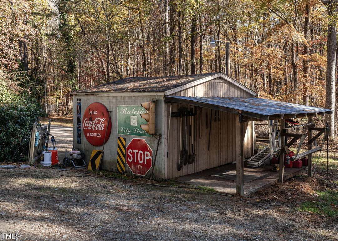 5313 Pine Dr, Raleigh, NC 27606