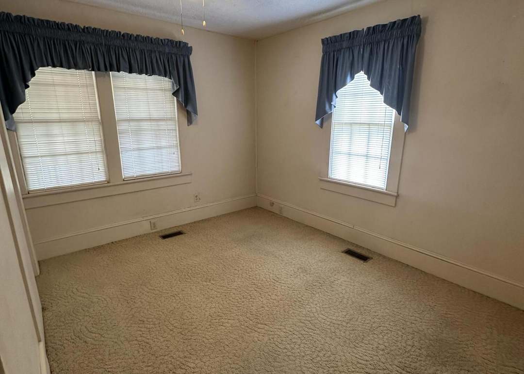206 Jackson St, Salemburg, NC 28385