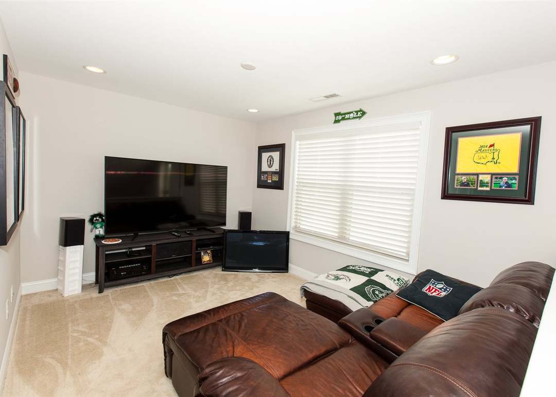 348 Lucky Ribbon Ln, Holly Springs, NC 27540