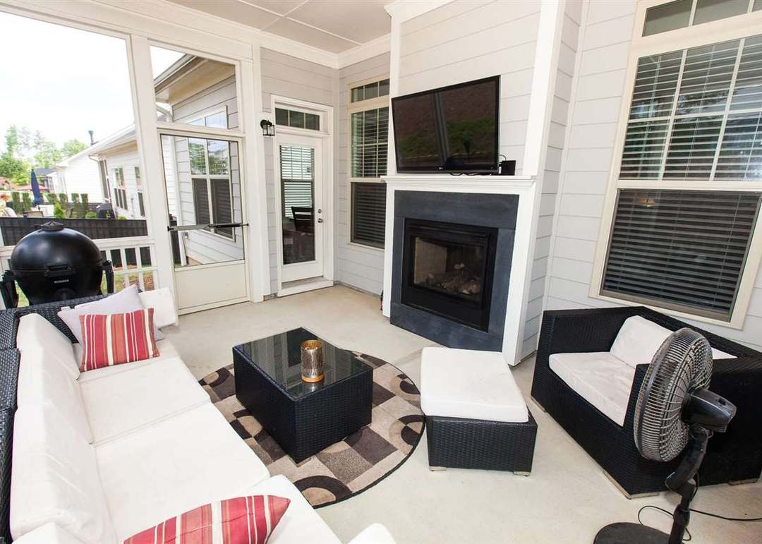 348 Lucky Ribbon Ln, Holly Springs, NC 27540