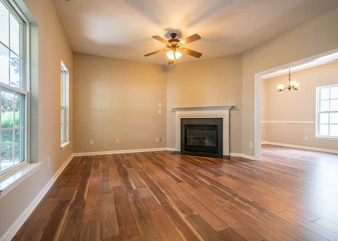 109 Danesway Dr, Holly Springs, NC 27540