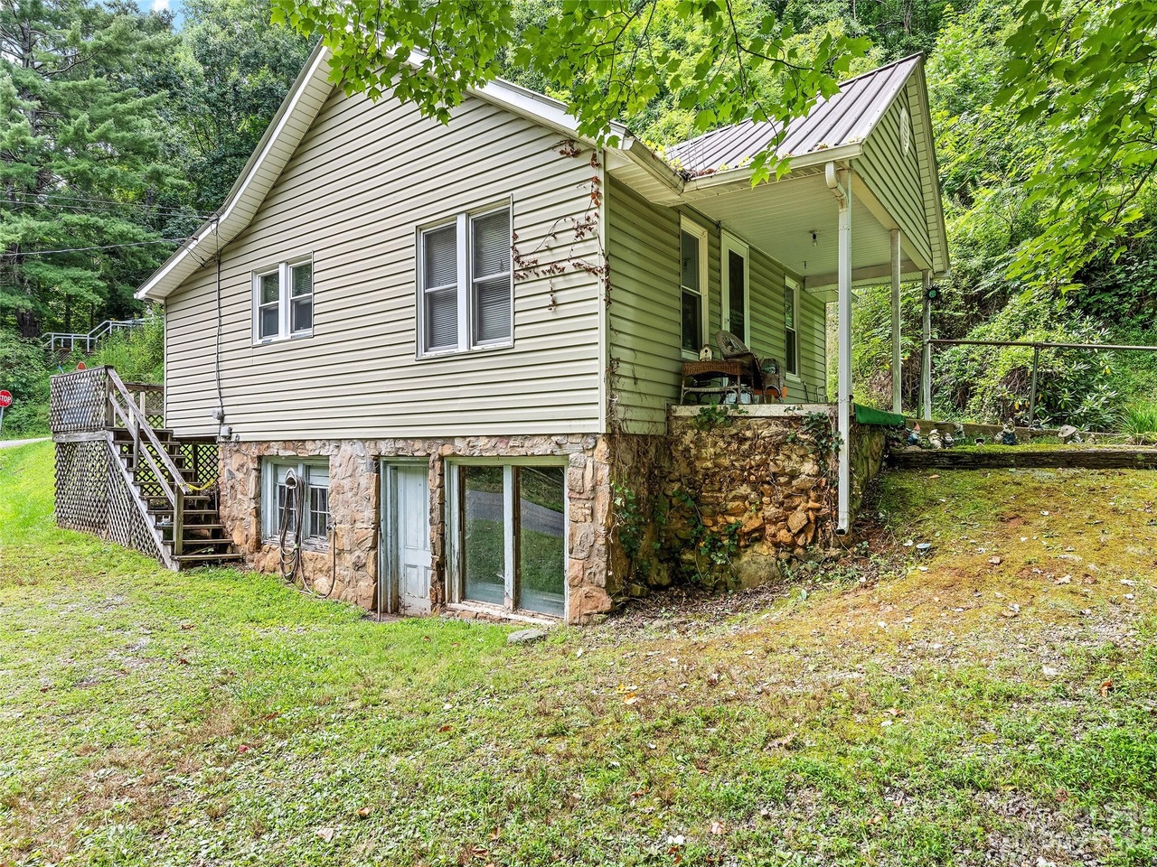 374 Dix Creek Rd, Canton, NC 28716 | MLS# 4061054 | Redfin