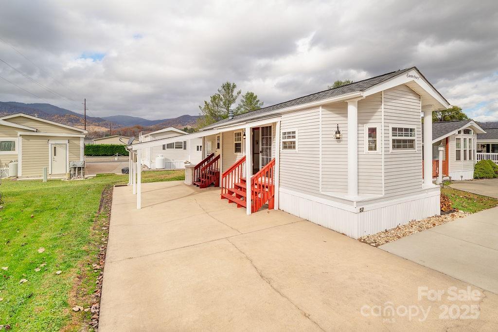 52 Strollers Ln, Waynesville, NC 28785
