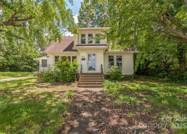 Property at 537 N Main St, Mooresville, NC 28115, 5 beds, 2 baths