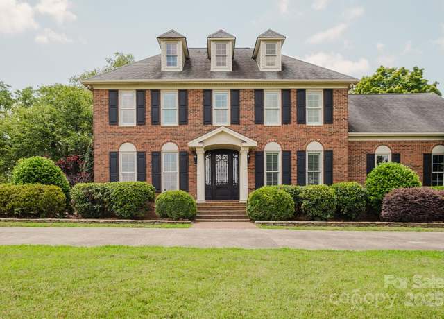 Property at 304 Deese Rd, Monroe, NC 28110, 4 beds, 3.5 baths