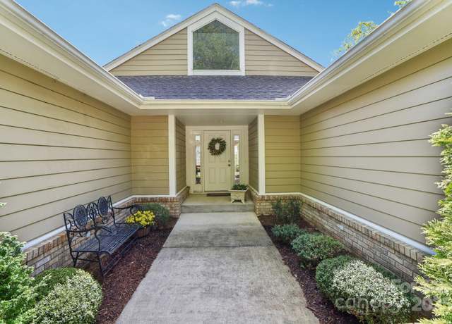 Property at 320 Dawnbrook Dr, Flat Rock, NC 28731, 4 beds, 4 baths