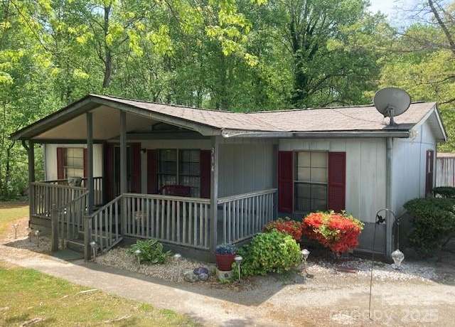 Property at 314 Phillips Dr, Forest City, NC 28043, 3 beds, 2 baths