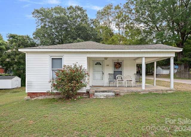 Property at 900 Alma Ave, Kannapolis, NC 28081, 3 beds, 1.5 baths
