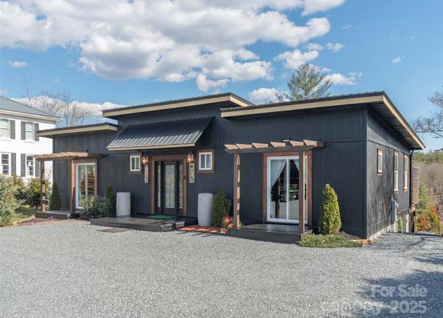 Property at 1389 Webster Rd, Sylva, NC 28779, 3 beds, 2 baths