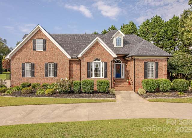 Property at 748 Creekbridge Dr, Rock Hill, SC 29732, 4 beds, 3 baths
