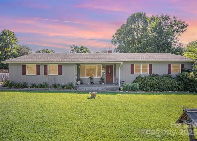 Property at 5345 Dentons Chapel Rd, Morganton, NC 28655, 3 beds, 2.5 baths