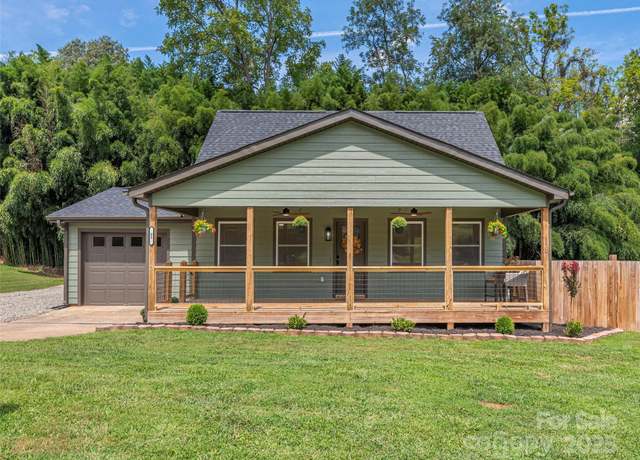 Property at 93 Cresthaven Dr, Clyde, NC 28721, 3 beds, 3 baths