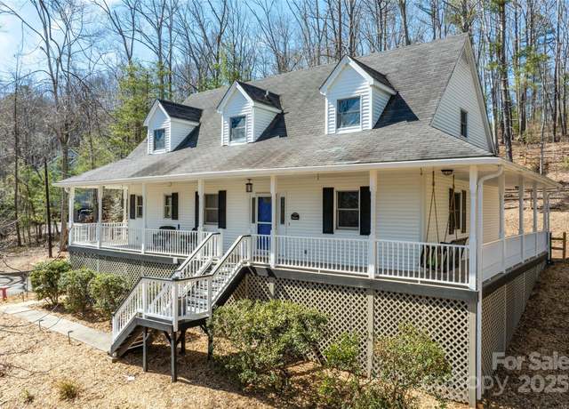 Property at 207 Cedarview Dr, Asheville, NC 28803, 3 beds, 2.5 baths