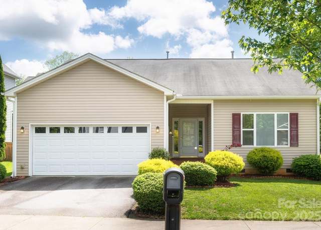Property at 22 Scottish Cir, Asheville, NC 28803, 3 beds, 2 baths