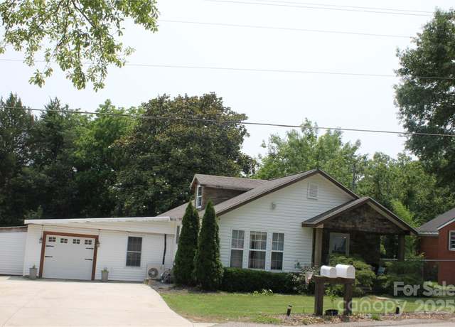 Property at 303 Louise St, Lancaster, SC 29720, 2 beds, 1.5 baths